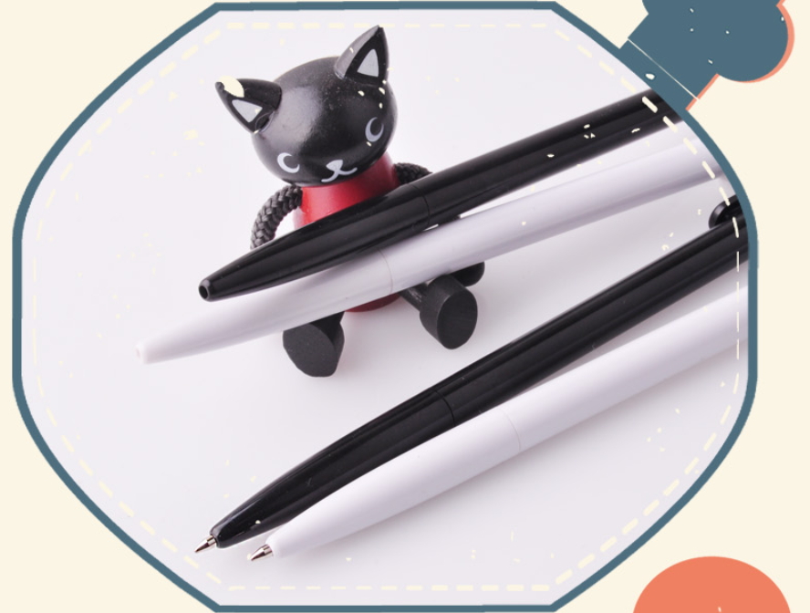 국산 오피스 화이트 블랙 노크펜 0.7mm 3f8384cc83f1c69a82d2cb6bfd8e6b9f_1643604095_1569.jpg